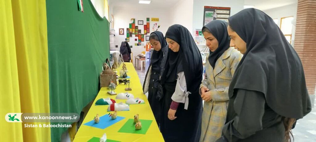 گشایش نمایشگاههای آثار مربیان و اعضا در مراکز فرهنگیهنری کانون سیستان و بلوچستان