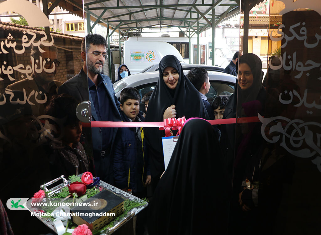نمایشگاه «از فجر تا هنر» در نگارخانه «آفرینش» کانون رشت گشایشیافت