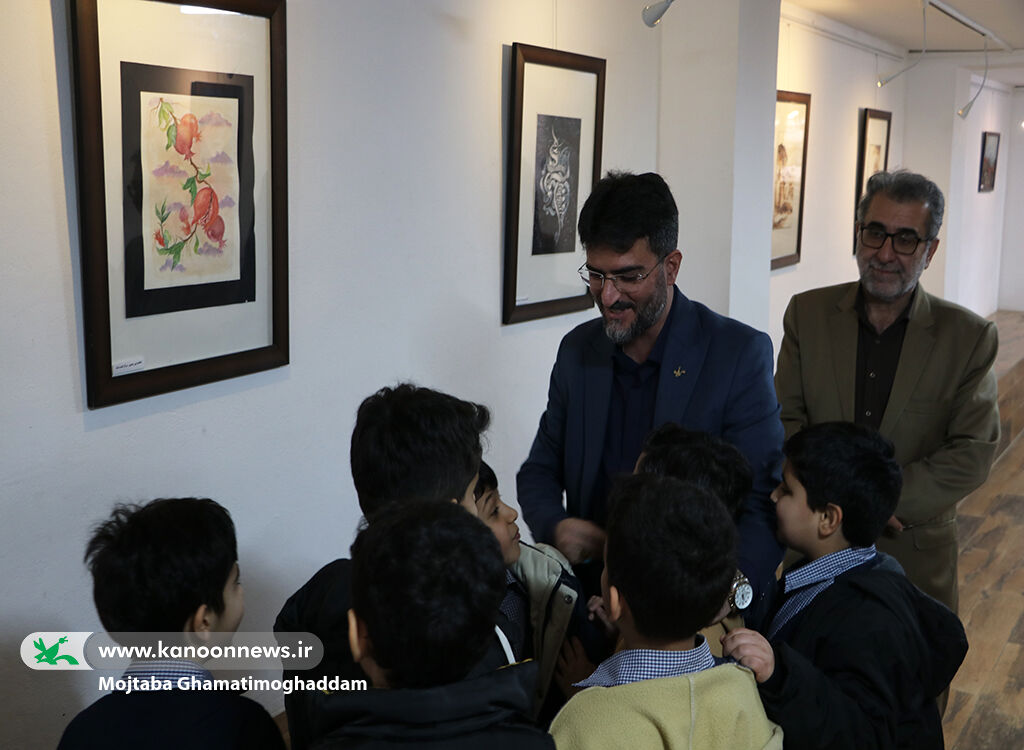 نمایشگاه «از فجر تا هنر» در نگارخانه «آفرینش» کانون رشت گشایشیافت