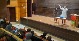 ویژه‌برنامه‌ «آزمایش‌های شگفت‌انگیز» در مرکز شماره ۴ کانون کرمانشاه