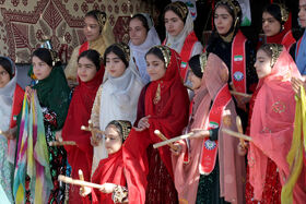 اهدای قفسه‌های کتاب به مناطق عشایری چهارمحال و بختیاری