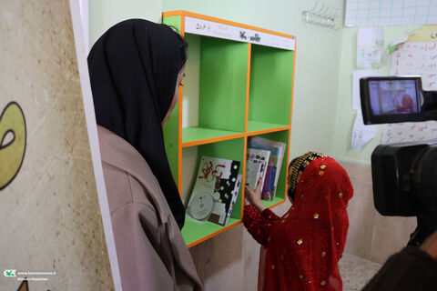 اهدای قفسه‌های کتاب چهارمحال و بختیاری