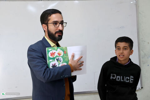 اهدای قفسه‌های کتاب چهارمحال و بختیاری