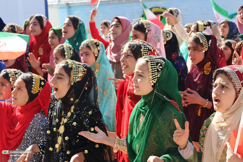 اهدای قفسه‌های کتاب چهارمحال و بختیاری