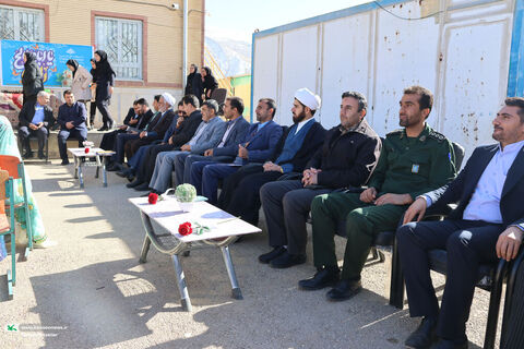 اهدای قفسه‌های کتاب چهارمحال و بختیاری