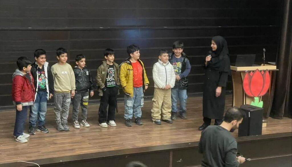 ویژهبرنامه «آزمایشهای شگفتانگیز» در مرکز شماره ۴ کانون کرمانشاه