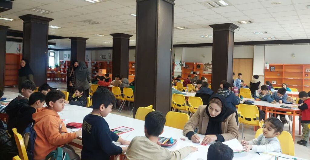 ویژه‌برنامه‌ «آزمایش‌های شگفت‌انگیز» در مرکز شماره ۴ کانون کرمانشاه