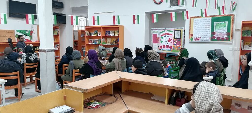 کارگاه تخصصی «ارتباط والدین با فرزندان» در مرکز شماره ۵ کانون کرمانشاه