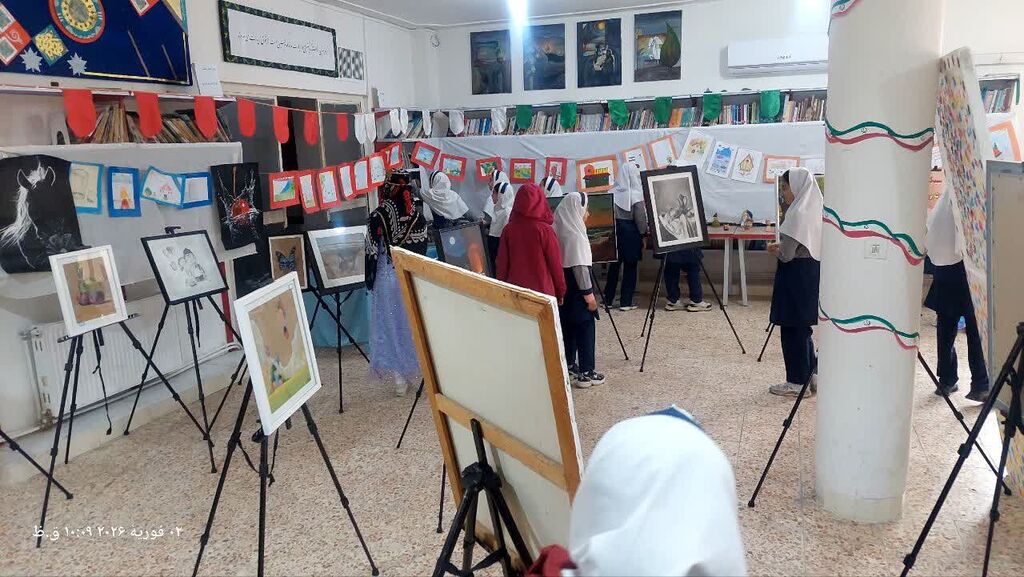 افتتاح نمایشگاه آثارهنری درمرکز مهران