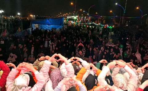 حضور زائران کودک و نوجوان در تماشاخانه سیار کانون در نیمه شعبان
