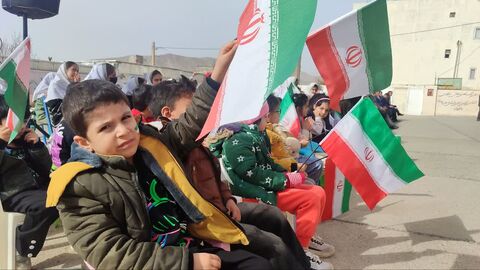 گزارش تصویری جشن انقلاب در روستای بانقلان به همت کتابخانه پستی