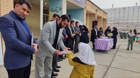 گزارش تصویری جشن انقلاب در روستای بانقلان به همت کتابخانه پستی