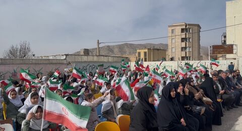 گزارش تصویری جشن انقلاب در روستای بانقلان به همت کتابخانه پستی