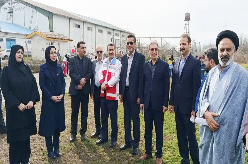 آسمان صومعه‌سرا رنگین شد/ جشن پرواز بادبادک‌ها با حضور ۲۵۰ کودک و نوجوان