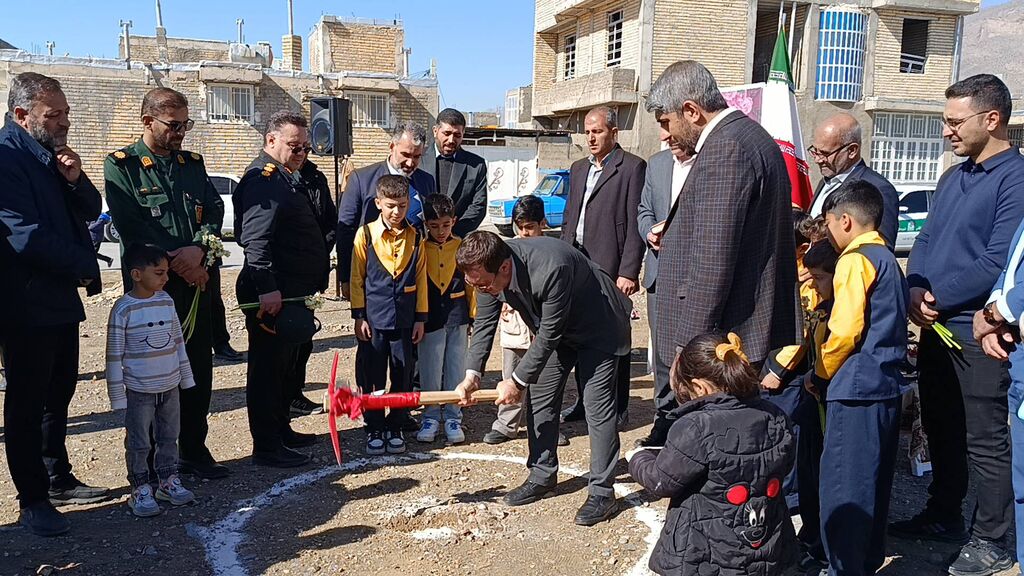 آیین کلنگزنی کانون پرورش فکری کودکان و نوجوانان شهرستان بختگان همزمان با دهه مبارک فجر برگزار شد