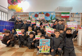 کودکان انزلی با ابزار فرهنگ و هنر، فجر چهل و هفتم انقلاب را گرامی‌داشتند