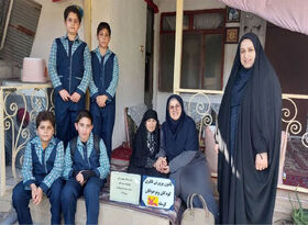 ادای احترام مربیان و اعضای کانون کومله به خانواده شهدا / مادرگرانقدر شهید رزاقی تجلیل‌شد