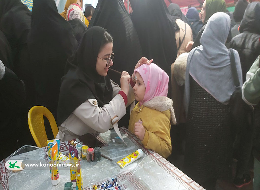 لحظههای معنوی کودکان رضوانشهری در جشن میلاد امام زمان(عج) و دهه فجر