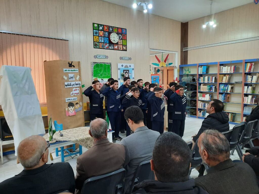 برپایی آیین رونمایی از کتاب «جوجه کوچولو و دانه درخشان» در کانون شهیدان زینلی تفرش&nbsp;