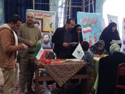 برپایی میزخدمت کانون پرورش فکری استان مرکزی در میعادگاه نماز جمعه شهر اراک