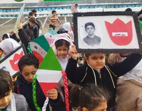 ویژه برنامه «پرواز بادبادک‌ها» به یاد شهدای کودک و نوجوان جنگ ۱۲ روزه در چالدران اجرا شد