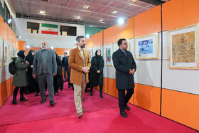 بازدید مدیرعامل کانون از نمایشگاه آثار دهمین دو سالانه هنرهای تجسمی
