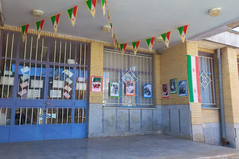 آذین‌بندی کانون‌های سراسر استان چهارمحال و بختیاری در دهه‌فجر