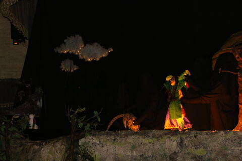 نوجوانان شیرازی به تماشای نمایش عروسکی «آن شب مهتاب» نشستند