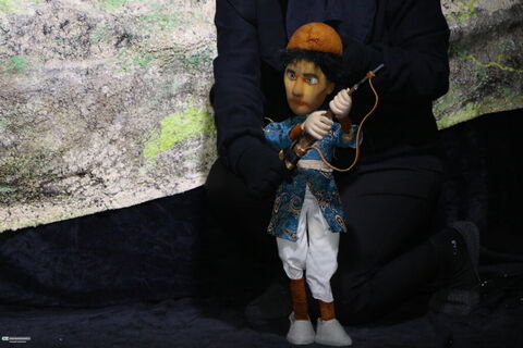 نوجوانان شیرازی به تماشای نمایش عروسکی «آن شب مهتاب» نشستند