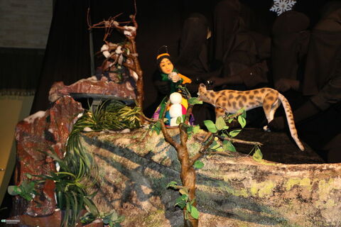 نوجوانان شیرازی به تماشای نمایش عروسکی «آن شب مهتاب» نشستند