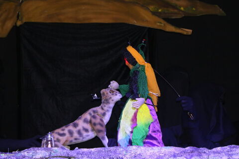 نوجوانان شیرازی به تماشای نمایش عروسکی «آن شب مهتاب» نشستند