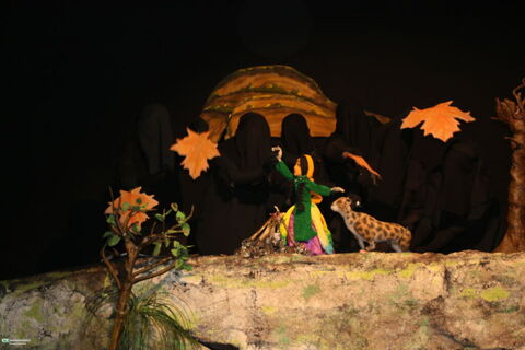 نوجوانان شیرازی به تماشای نمایش عروسکی «آن شب مهتاب» نشستند