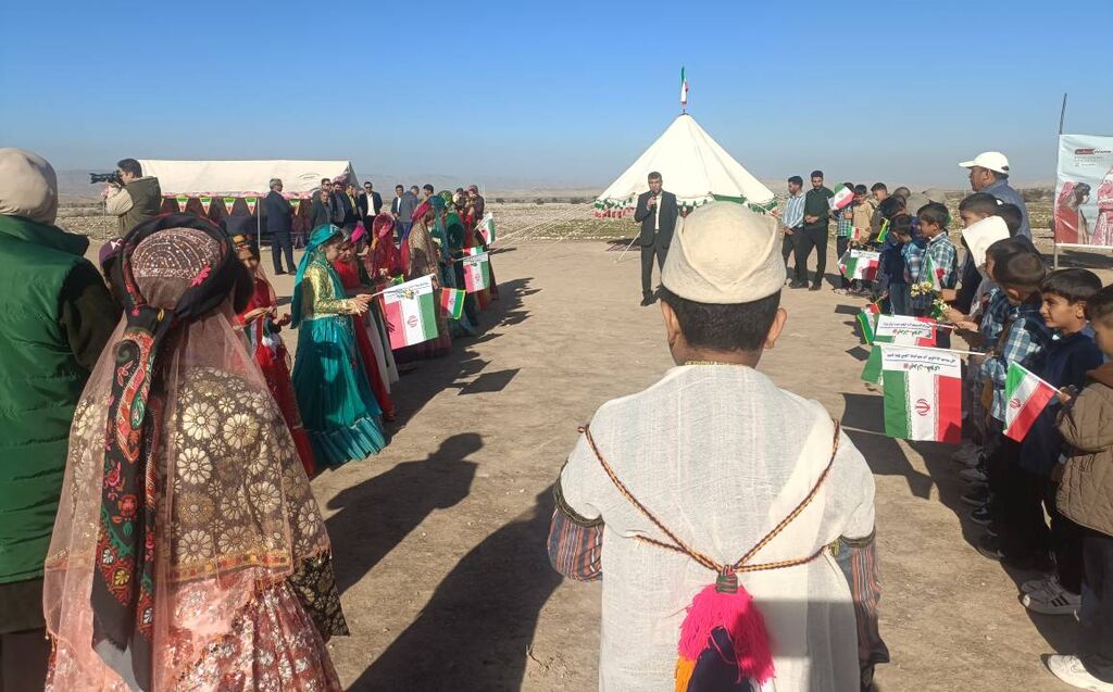 کودکان عشایری در فضایی تجربهمحور با کتاب و کاردستی آشنا شد