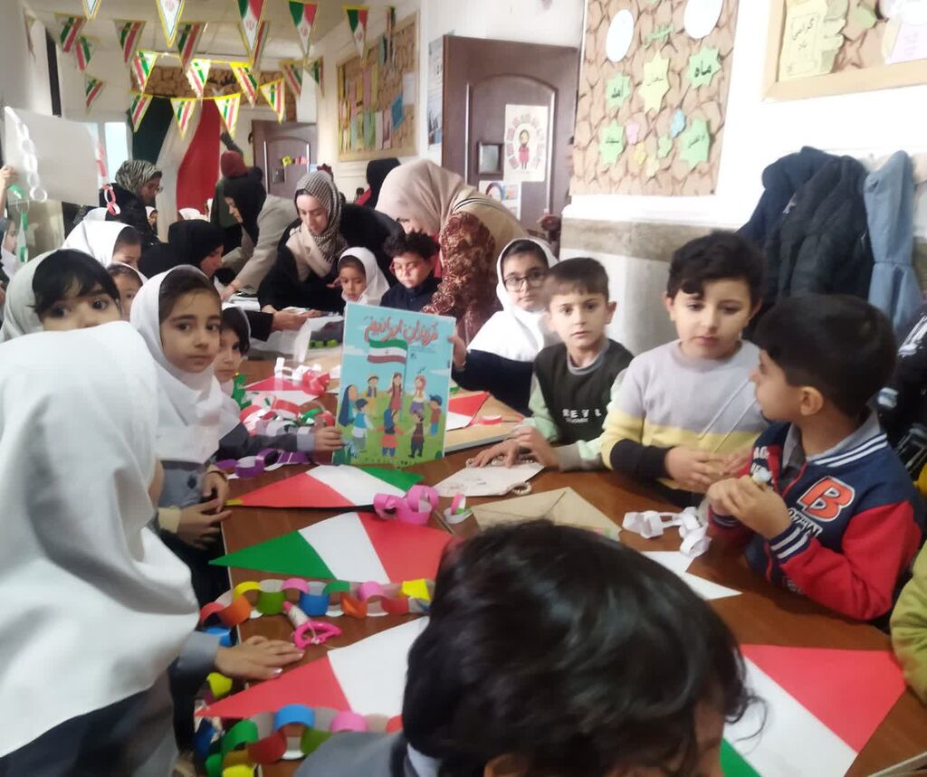 ویژه برنامه «پرواز بادبادکها» به یاد شهدای کودک و نوجوان جنگ ۱۲ روزه در چالدران اجرا شد