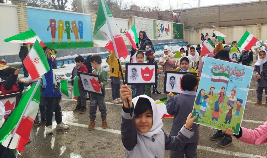 ویژه برنامه «پرواز بادبادکها» به یاد شهدای کودک و نوجوان جنگ ۱۲ روزه در چالدران اجرا شد