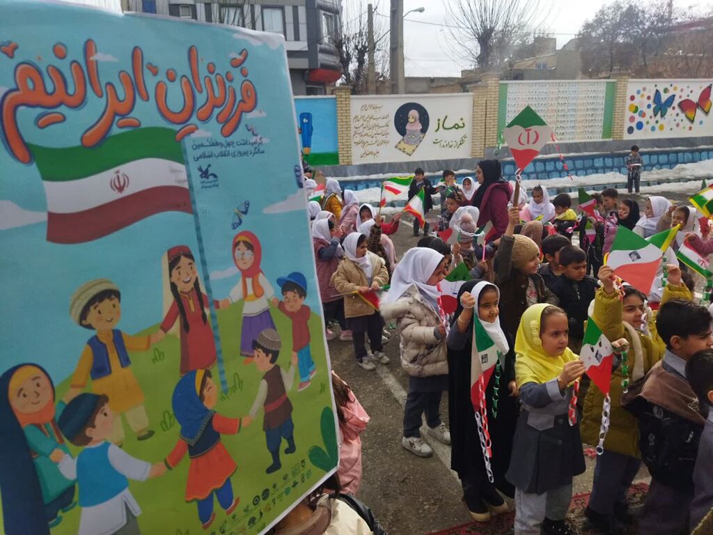 ویژه برنامه «پرواز بادبادک‌ها» به یاد شهدای کودک و نوجوان جنگ ۱۲ روزه در چالدران اجرا شد