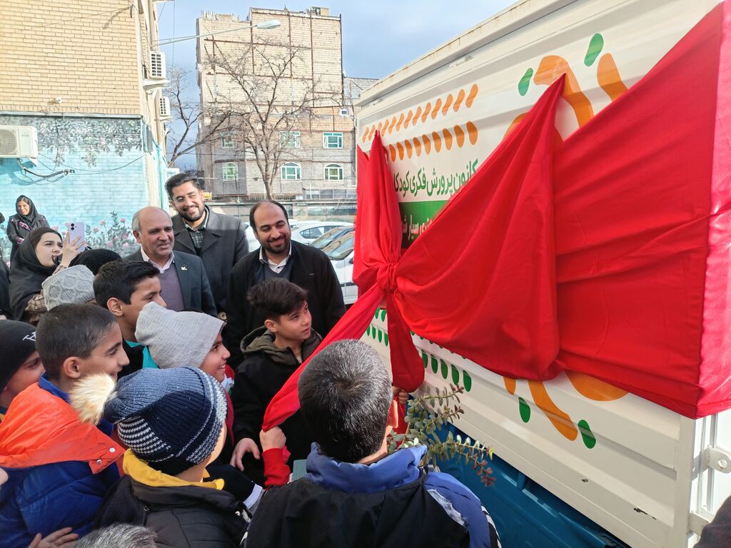 گزارش تصویری افتتاح سومین مرکز سیارشهری در مشهد مقدس تجهیز یک مرکز سیار شهری به امکاناتی برای کودکان توانیاب