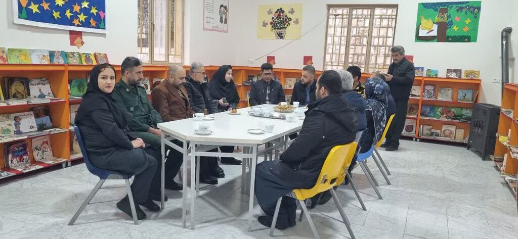 نمایشگاه آثار دستی اعضای کانون و مددجویان بهزیستی در مرکز نوسود گشایش یافت