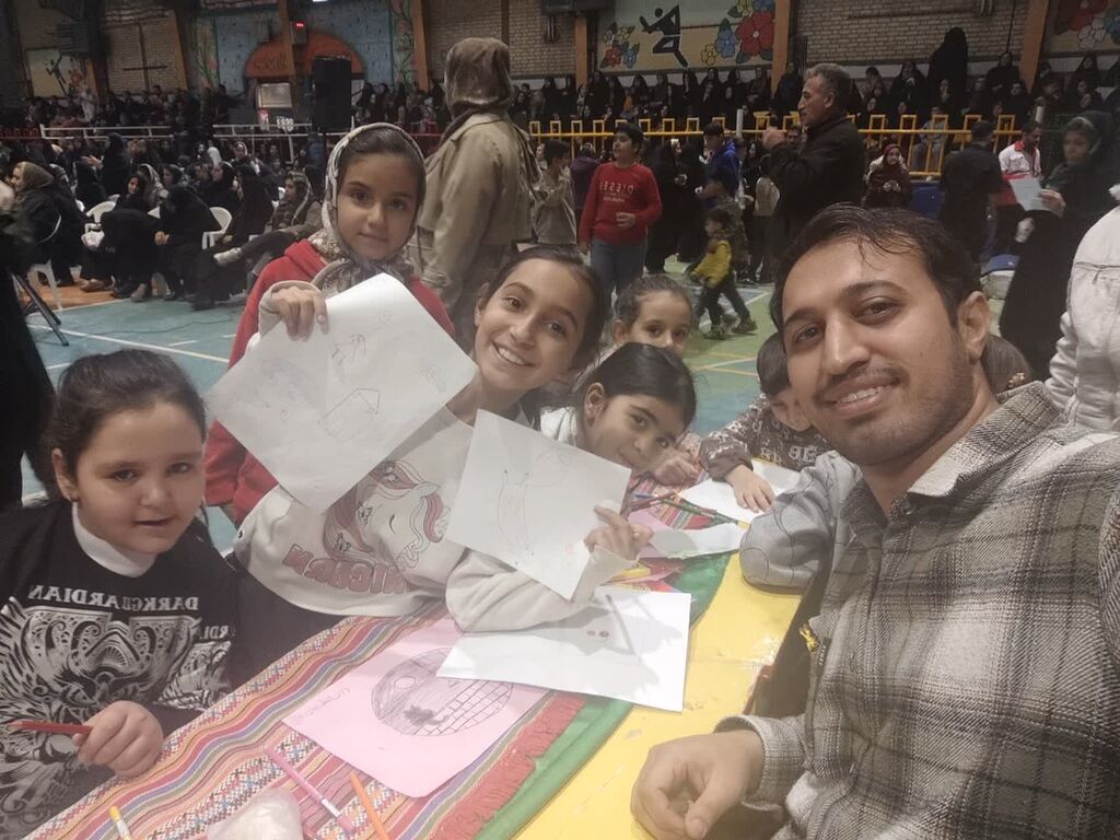 از رادیو انتظار تا چتر رنگی/ روایت میزبانی کانون همدان در برپایی جشن تولد امام مهربانی