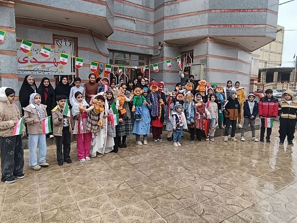 از رادیو انتظار تا چتر رنگی/ روایت میزبانی کانون همدان در برپایی جشن تولد امام مهربانی