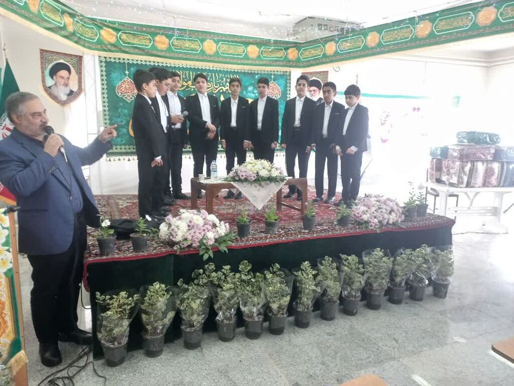 تماشاخانه سیار کانون تهران با نمایش «آن شب عجیب» مهمان استان مرکزی شد