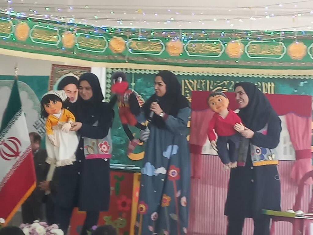 تماشاخانه سیار کانون تهران با نمایش «آن شب عجیب» مهمان استان مرکزی شد