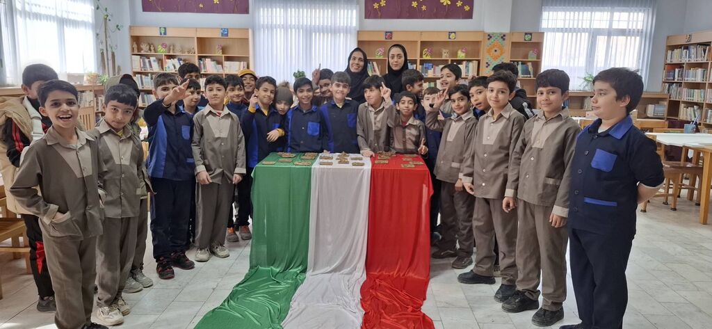 تقویت خودباوری و تفکر مستقل کودکان در کارگاه نقاشی بسطام