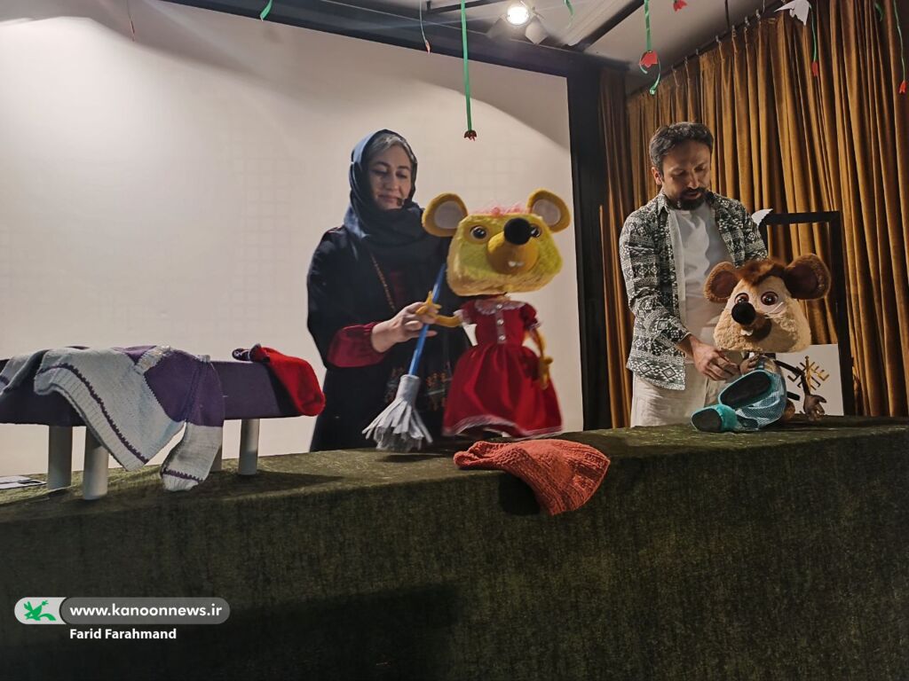 اجرای نمایش «یک دانه گندم» برای دانش‌آموزان حاشیه شهر زاهدان در کانون سیستان و بلوچستان