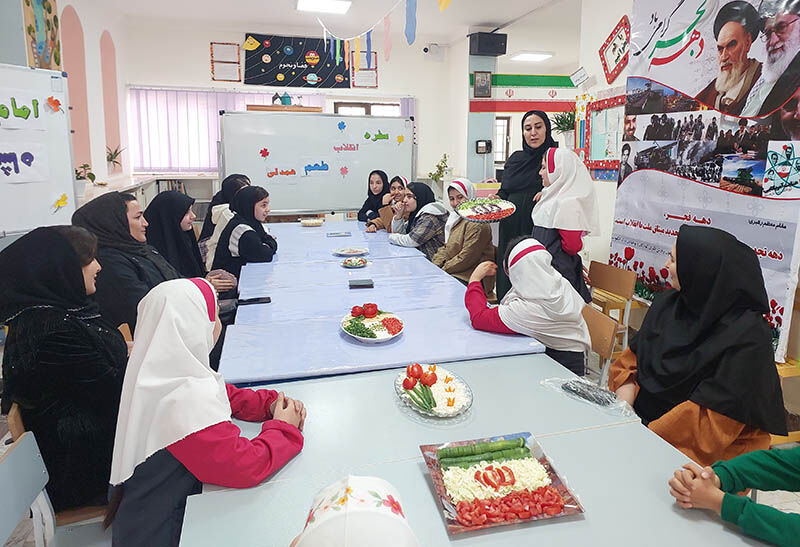 طعم همدلی در کانون انگوت/ اعضا خلاقیت خود را در هنر سفرهآرایی نشان دادند