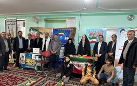 میزخدمت مرکز فرهنگی چناران در مصلای نماز جمعه