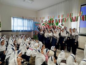 «پیک امید» کتابخانه سیار شهری سمنان در مدرسه ایران نعیمی