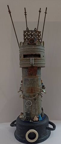 ریحانه خیر آبادی 14 ساله مرکز 3 مربی سارا سمایی .