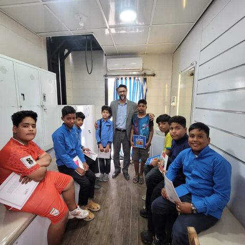 گزارش تصویری/ تماشاخانه سیار کانون پرورش فکری پس از 28 اجرا در استان هرمزگان به کار خود پایان داد