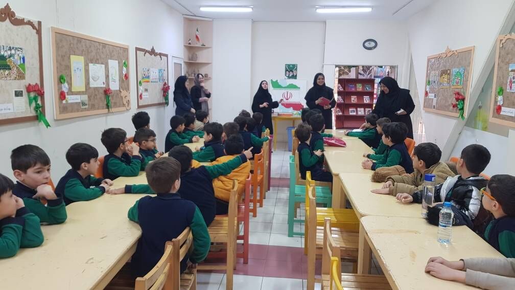 همنوایی جشن انقلاب اسلامی و نیمه شعبان در مرکز مجتمع کانون تبریز